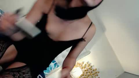 camillejoson online show from April 19, 12:54 am