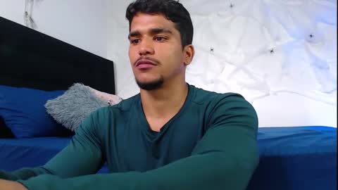 camilo_contre21 online show from October 23, 7:23 pm