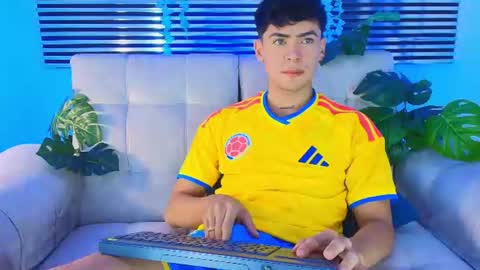 Snapshot of camilo_xcam chatting on June 28, 1:11 am CAMILO online show from June 28, 1:11 am