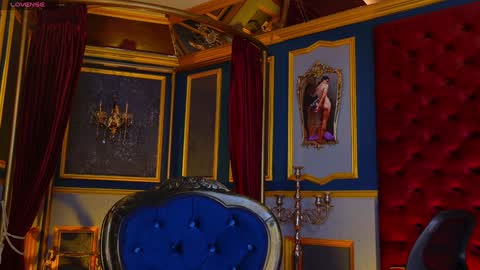 CLICK HERE  --   online show from December 5, 5:39 pm