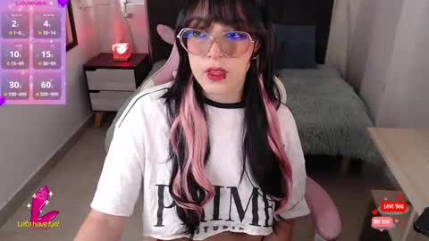 Snapshot of camisweet1418 chatting on June 2, 7:27 pm camila online show from June 2, 7:27 pm