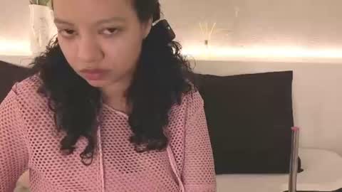 Snapshot of candela_cool chatting on July 12, 12:18 pm Candela online show from July 12, 12:18 pm