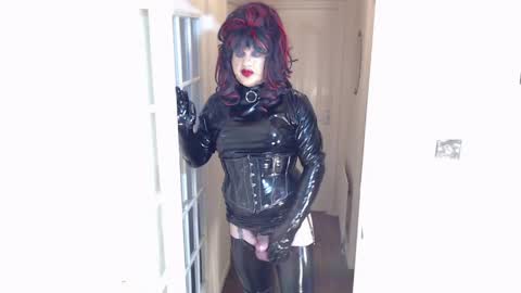 candi smokes online show from April 9, 1:05 pm