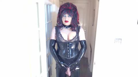 candi smokes online show from April 17, 12:52 pm