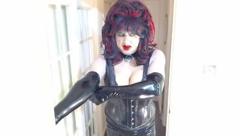 candi smokes online show from April 21, 12:33 pm