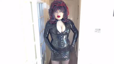 candi smokes online show from April 30, 1:17 pm