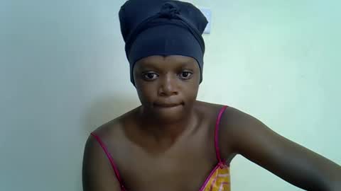 candiemaya online show from April 18, 9:46 am