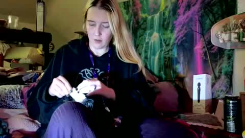 Candi online show from March 24, 3:22 am