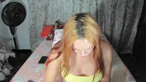 Snapshot of candlexx_ chatting on July 19, 10:57 pm candlex online show from July 19, 10:57 pm