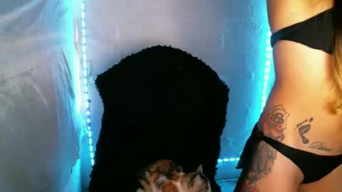 Snapshot of candy__candy__ chatting on February 23, 9:23 pm elizabeth online show from February 23, 9:23 pm