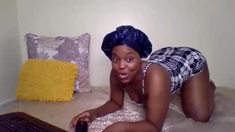 Snapshot of candy_curves chatting on February 27, 1:33 pm candy online show from February 27, 1:33 pm