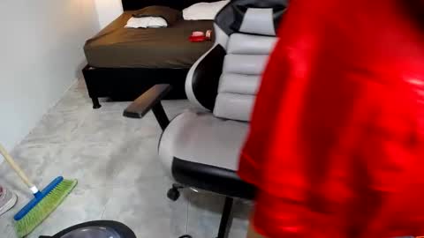 candy online show from January 31, 10:20 am