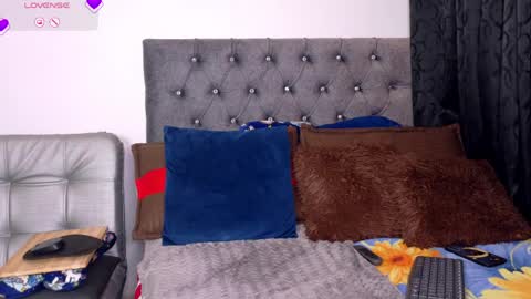 YECENIA - online show from April 15, 4:41 am