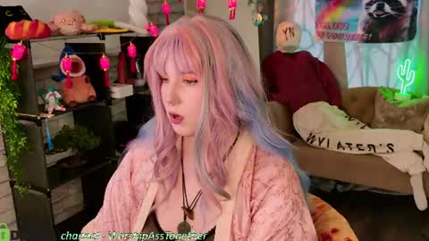 Snapshot of candy_yeahh chatting on June 25, 1:27 am Mary online show from June 25, 1:27 am