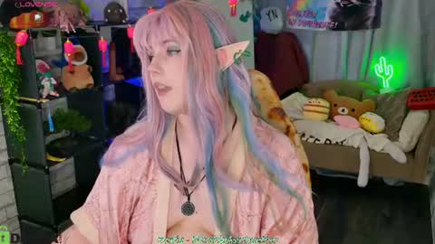 Snapshot of candy_yeahh chatting on July 24, 1:36 am Mary online show from July 24, 1:36 am