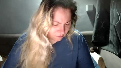 Laura online show from December 21, 4:25 pm