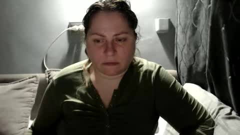 Laura online show from April 10, 8:57 pm