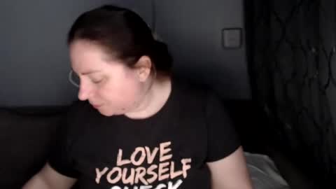 Snapshot of candycream74 chatting on June 18, 11:58 am Laura online show from June 18, 11:58 am