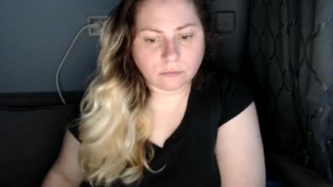 Snapshot of candycream74 chatting on June 25, 4:44 pm Laura online show from June 25, 4:44 pm