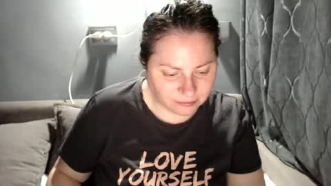 Snapshot of candycream74 chatting on June 27, 9:20 pm Laura online show from June 27, 9:20 pm