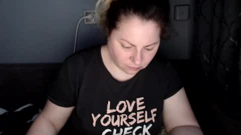 Snapshot of candycream74 chatting on June 28, 1:28 pm Laura online show from June 28, 1:28 pm
