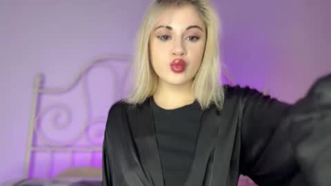 You can call me HH online show from November 11, 7:03 pm