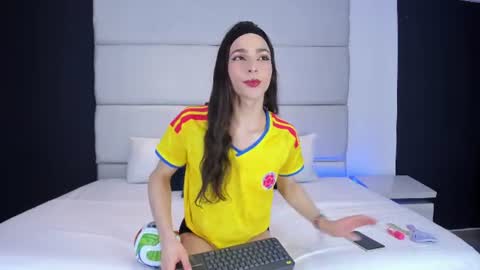 Snapshot of candyluxury_ chatting on June 23, 12:25 pm candyluxury_ online show from June 23, 12:25 pm