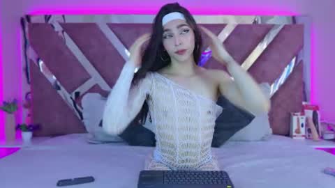 Snapshot of candyluxury_ chatting on June 29, 12:38 pm candyluxury_ online show from June 29, 12:38 pm