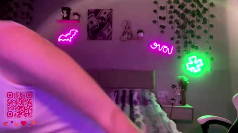 Candy online show from May 31, 8:54 am