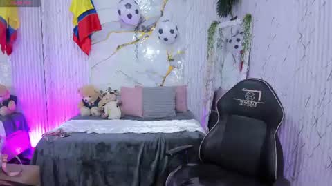 Snapshot of candyy_tay1 chatting on June 26, 11:47 am CANDYY online show from June 26, 11:47 am