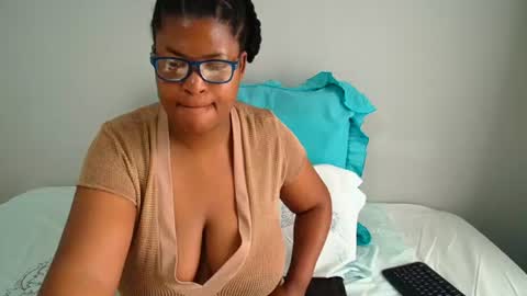 candyyumsaerolaxx online show from June 20, 7:44 am