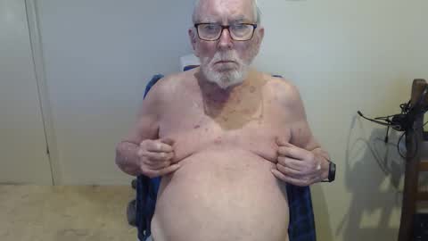 capt5105 online show from April 13, 10:59 pm