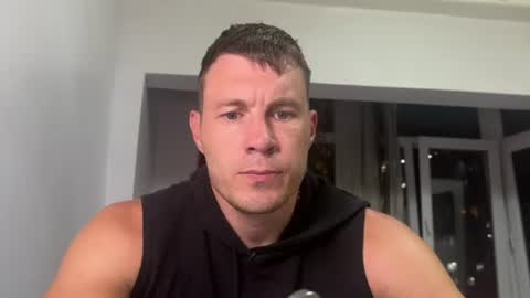Snapshot of capt_oliver chatting on June 20, 7:27 pm follow my twitter online show from June 20, 7:27 pm