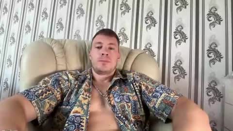 Snapshot of capt_oliver chatting on July 14, 9:14 am follow my twitter online show from July 14, 9:14 am