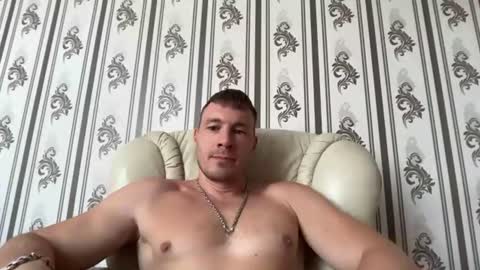 Snapshot of capt_oliver chatting on July 15, 8:52 am follow my twitter online show from July 15, 8:52 am