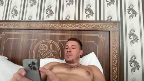 Snapshot of capt_oliver chatting on July 16, 8:31 am follow my twitter online show from July 16, 8:31 am