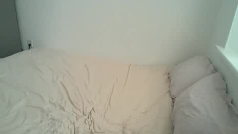 caraviolet online show from May 23, 1:59 pm