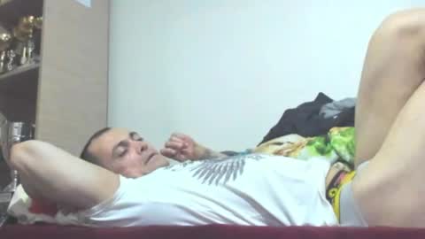 Snapshot of carin_the_body chatting on April 21, 12:01 am Laz online show from April 21, 12:01 am
