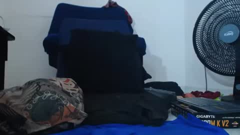 Snapshot of carla_prestige chatting on July 3, 8:37 pm carla_prestige online show from July 3, 8:37 pm