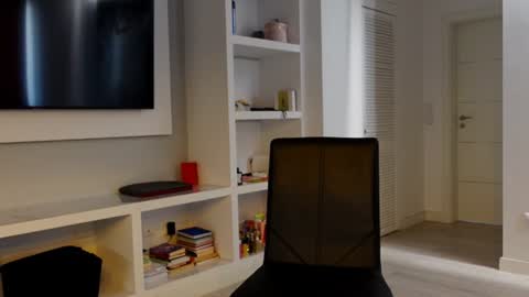 Snapshot of carla_secretary chatting on July 21, 1:24 pm carla_secretary online show from July 21, 1:24 pm