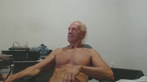 carlos online show from April 18, 9:15 pm