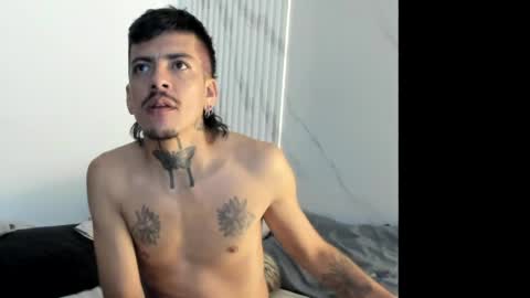 carlosroyal1789 online show from May 23, 10:52 am