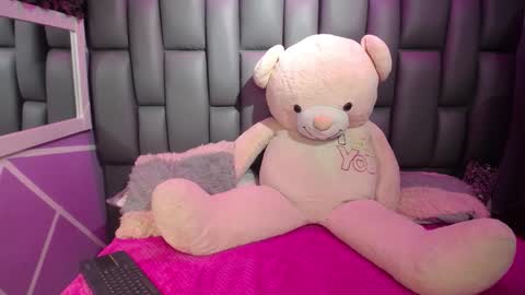 Snapshot of carlottee_ny chatting on March 16, 1:37 pm Charlotte online show from March 16, 1:37 pm