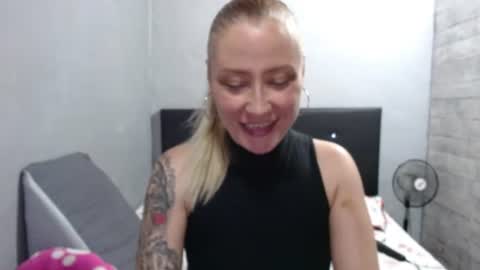 Caro milf  online show from July 29, 5:44 pm