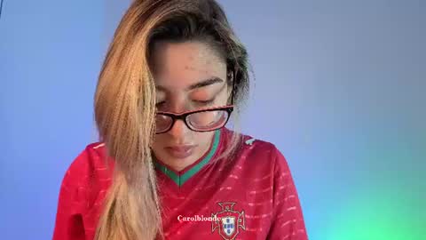 Snapshot of carolblonde chatting on June 23, 9:13 pm Char online show from June 23, 9:13 pm