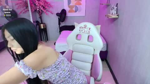 CAROLINA.  online show from April 28, 12:32 pm