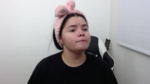 Snapshot of carolina_lee12 chatting on November 19, 1:49 am carolina online show from November 19, 1:49 am