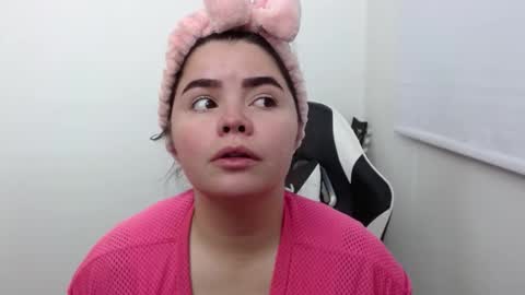 Snapshot of carolina_lee12 chatting on November 24, 3:39 am carolina online show from November 24, 3:39 am