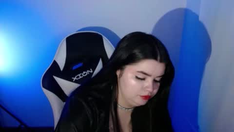 Snapshot of carolina_lee12 chatting on April 1, 1:50 am carolina online show from April 1, 1:50 am