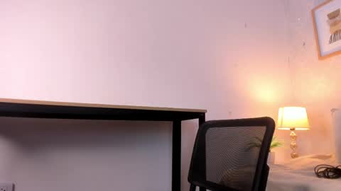  Caroline  online show from April 6, 11:33 am